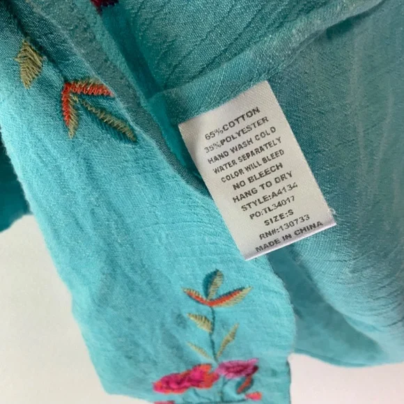 Umgee Cold Shoulder Elbow Length Puff Sleeve Blue Floral Embroidered Top Tunic - Picture 3 of 4